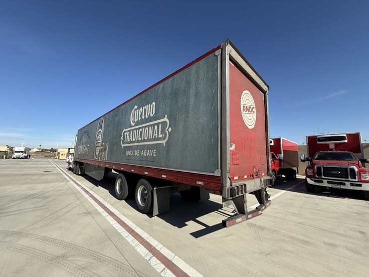 2016-utility-van-image-4