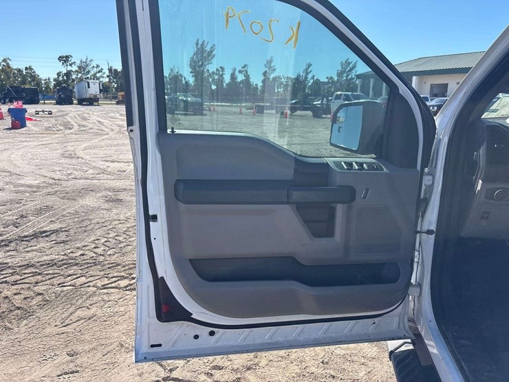 2016-ford-f150-image-10