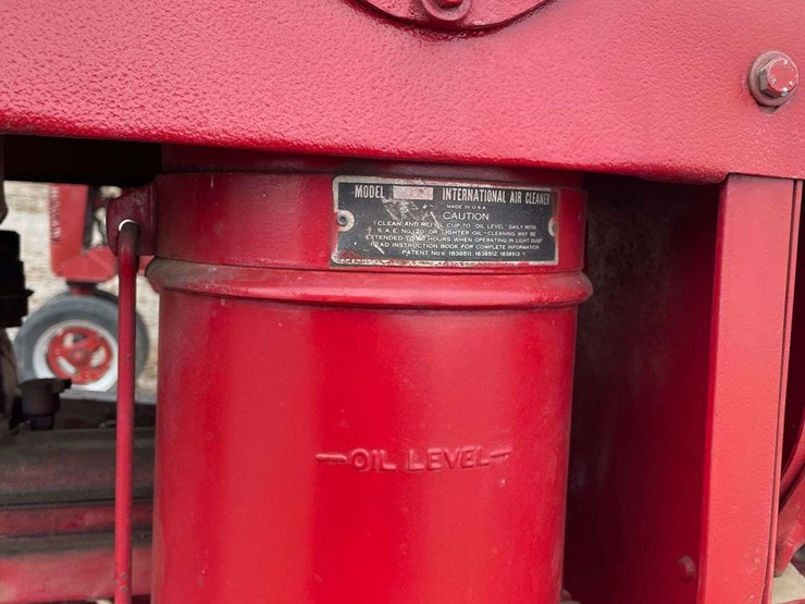 mccormick-deering-wk-40-wide-front-on-rubber-image-24