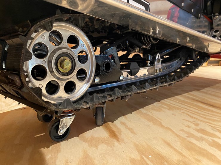 #3776-•-1976-rupp-magnum-440-snowmobile-image-11