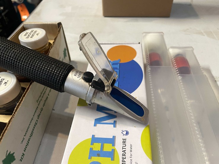 #6364-•-maple-syrup-lot-image-3