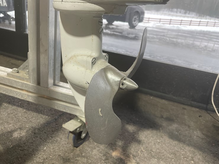 #3818-•-champion-3.2-hp-vintage-outboard-boat-motor-image-6