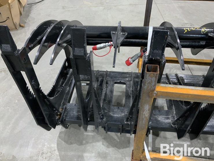 2025-giyi-clg72-skid-steer-curved-log-grabber-image-13