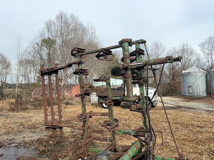 john-deere-pull-type-3-section-field-cultivator,-24';-located-at-7241-roxbury-rd,-charles-city,-va,-please-call-804.837.9940-or-804.651.4404-with-questions-image-50