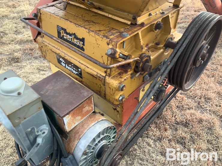 peerless-grain-grinder-w/6"-loading-auger-image-10