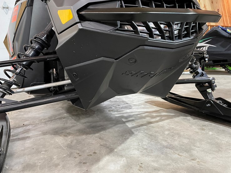 #3799-•-2015-ski-doo-800r-renegade-x-snowmobile-image-10