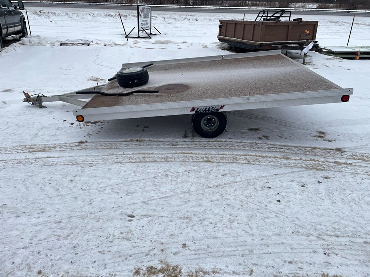 #3802-•-10'-aluminum-triton-snowmobile-trailer-(no-title)-image-8