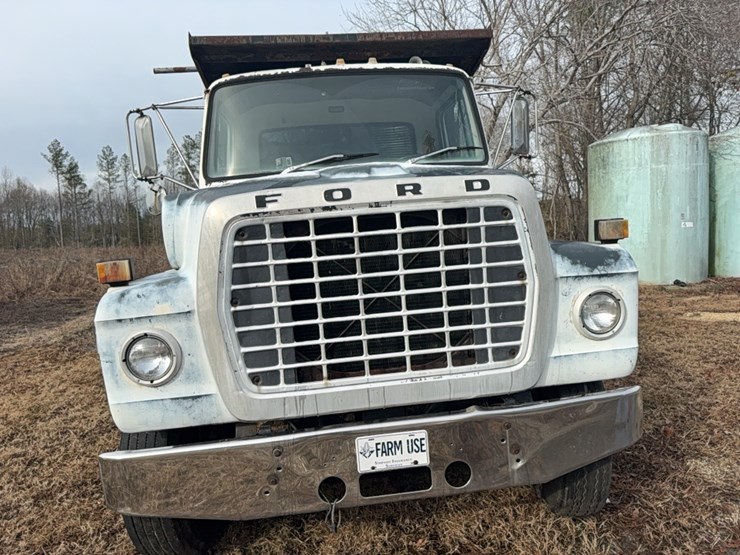 1982-ford-8000-image-8