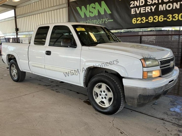 2006-chevrolet-silverado-1500-image-2