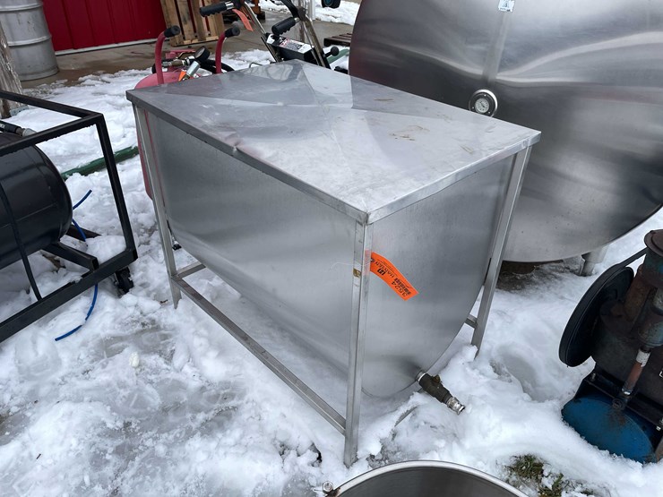 #3524-•-stainless-steel-tank-image-1