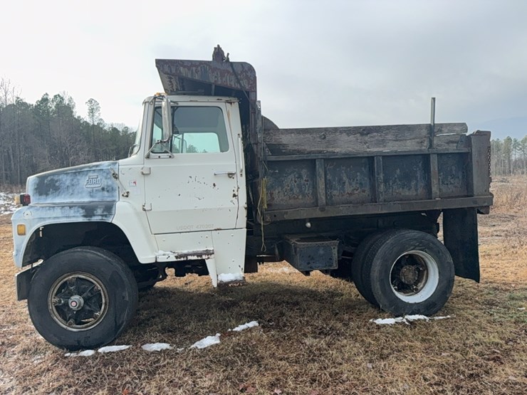 1982-ford-8000-image-19