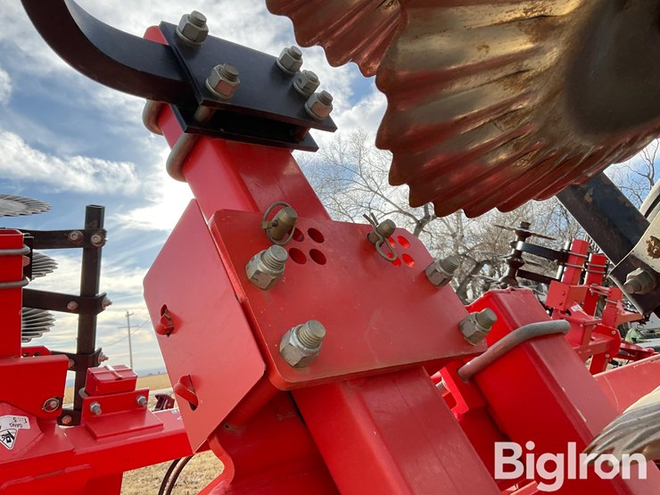 2015-kuhn-8000-excelerator-vertical-tillage-tool-image-16