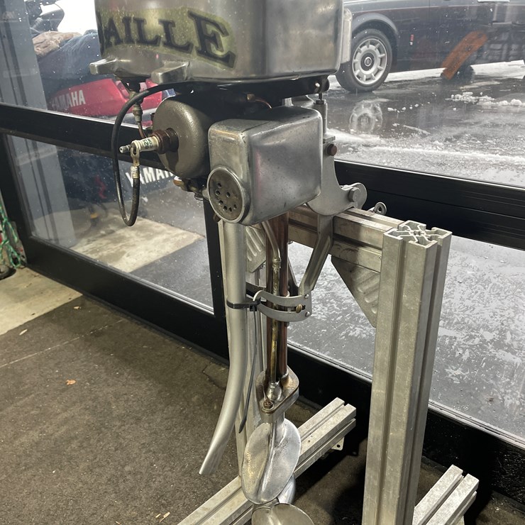 #3826 • Caille Motor Co Vintage Outboard Boat Motor