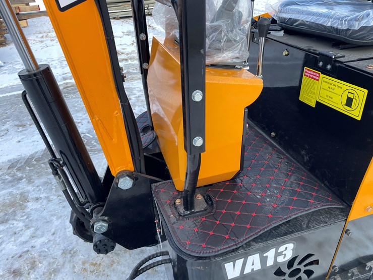 #204-•-miva-va13-mini-excavator-image-26