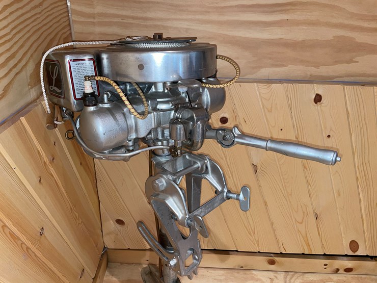 #3836-•-lockwood-vintage-outboard-boat-motor-image-9