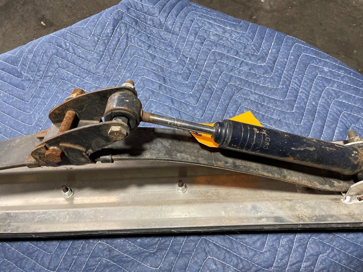 #3866-•-pair-of-aluminum-ski's-image-4