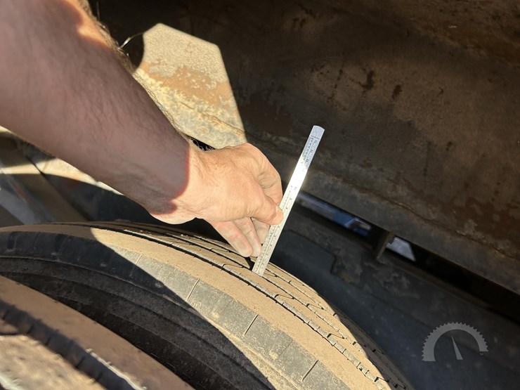 2016-volvo-f613-image-39