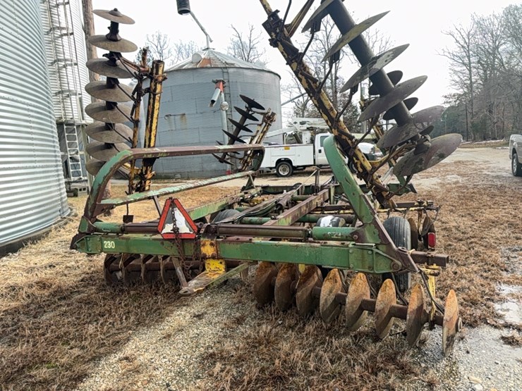 john-deere-230-image-41