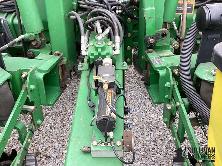 2002-john-deere-1760-image-14