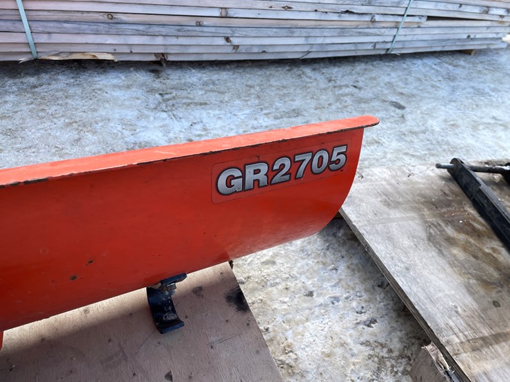 #3820-•-kubota-lawn-tractor-snowblade-attachment-image-8