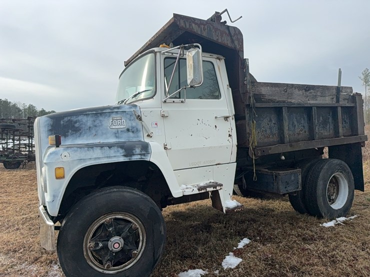 1982-ford-8000-image-16