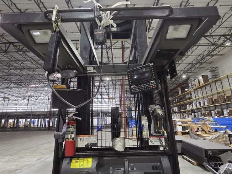 1998-crown-sp3020-30-image-4