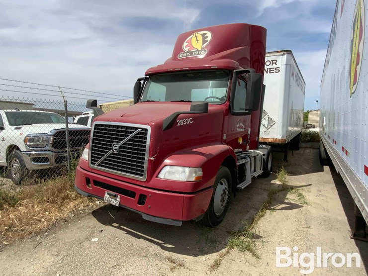 2016-volvo-vnm42t-s/a-truck-tractor-image-1