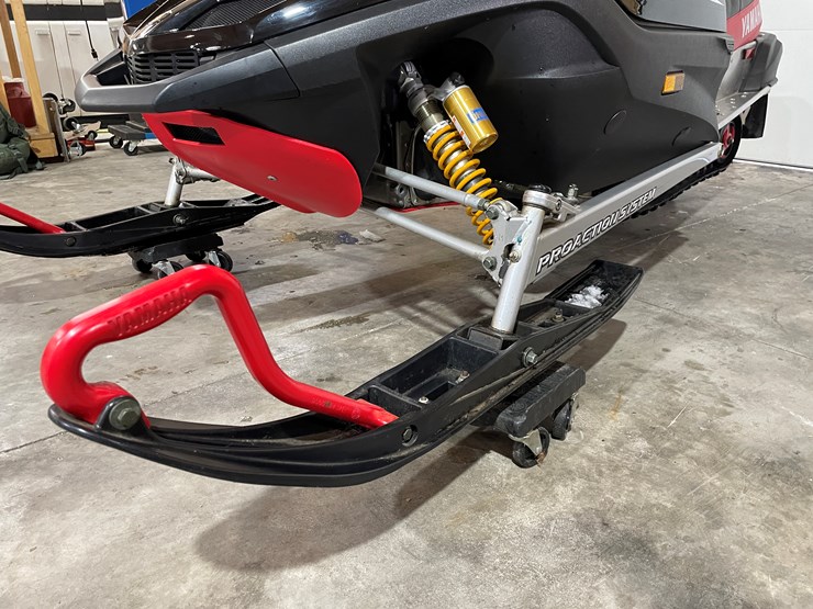 #3798-•-2004-yamaha-sx-viper-snowmobile-image-8