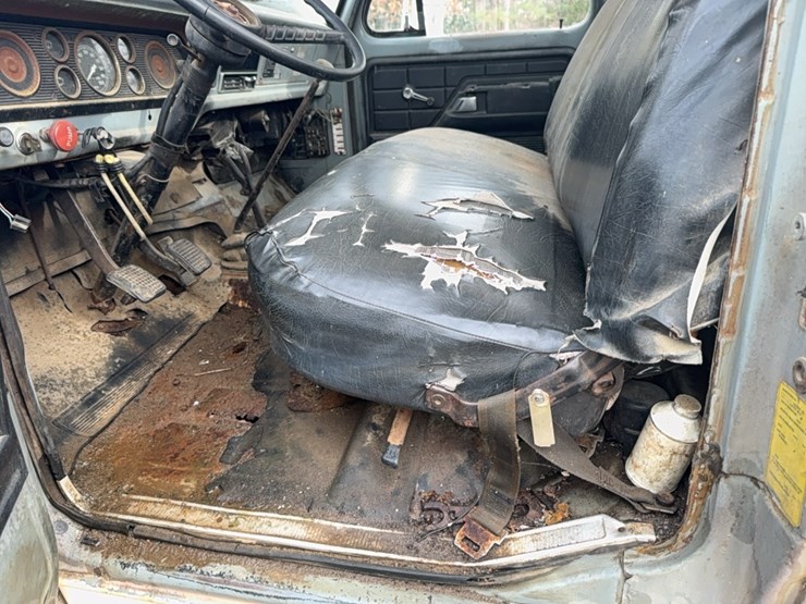 1977-ford-600-image-59