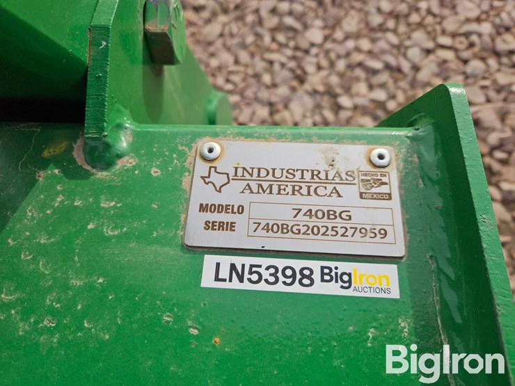 2025-john-deere-740-image-19