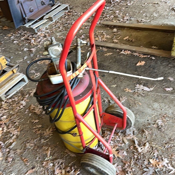 AIR GREASE GUN; LOCATED AT 7241 ROXBURY RD, CHARLES CITY, VA, PLEASE CALL 804.837.9940 OR 804.651.4404 WITH QUESTIONS