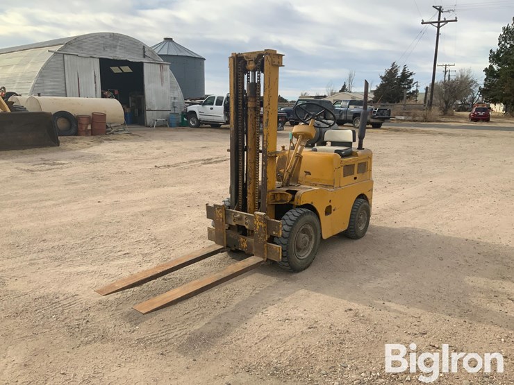 clark-propane-forklift-image-1