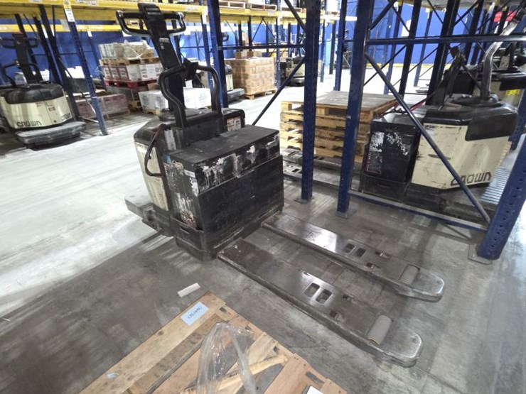 1998-crown-pe3520-60-image-2