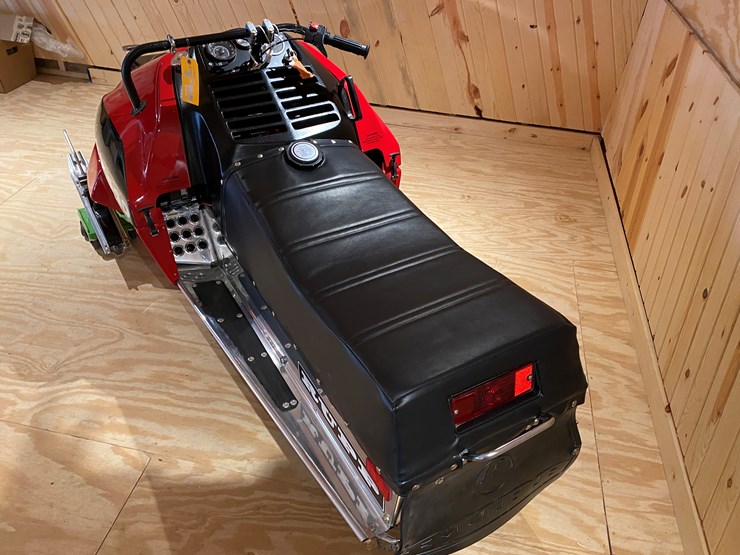 #3776-•-1976-rupp-magnum-440-snowmobile-image-4