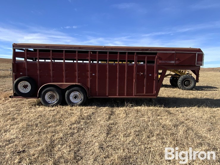 1990-titan-trailer-image-4