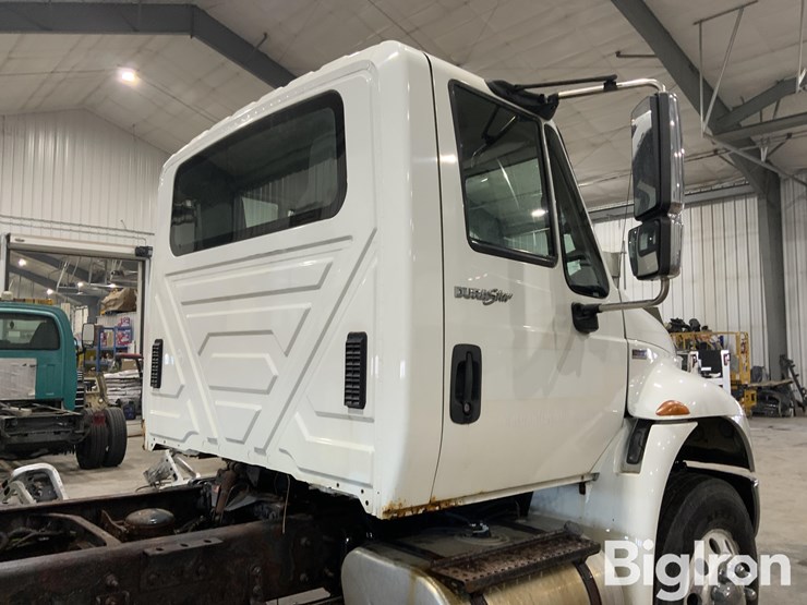 2013-international-4400-image-17