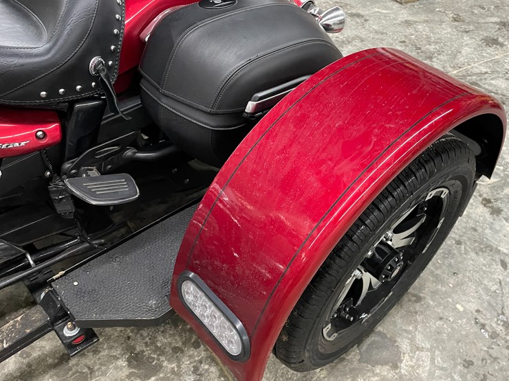 #1010-•-2011-yamaha-v-star-950-tourer-motorcycle-with-trike-kit-(has-wi-title)-image-16