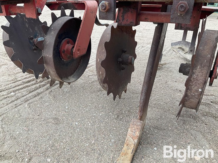 8-row-strip-tiller/cultivator-image-17