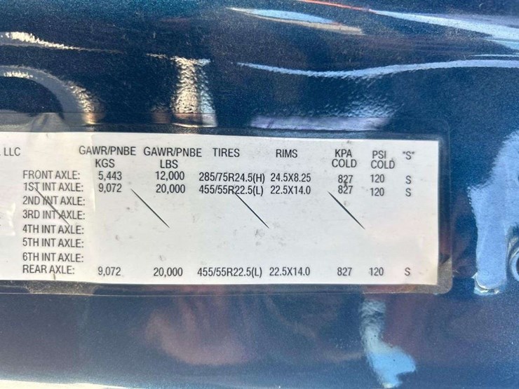 2017-freightliner-cascadia-125-image-14