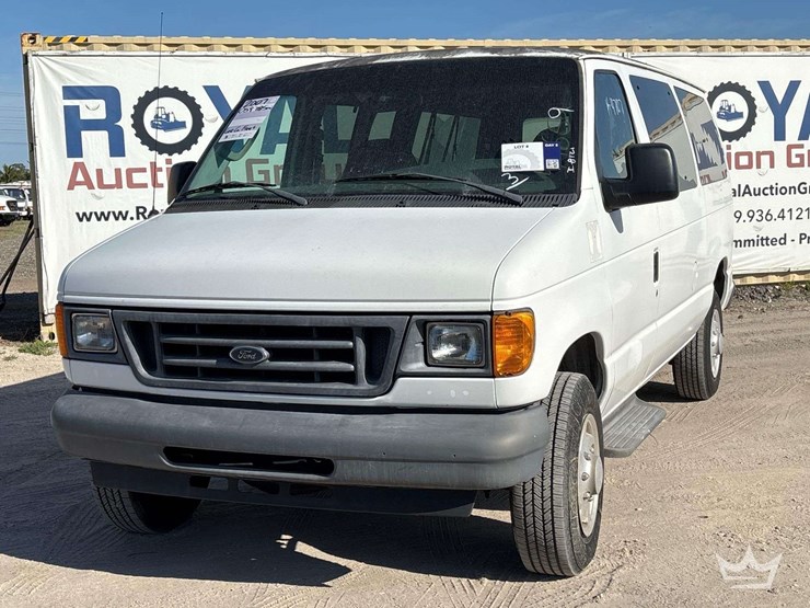 2007-ford-e350-image-1