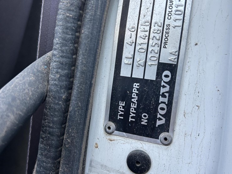 1989-volvo-fe6-image-34