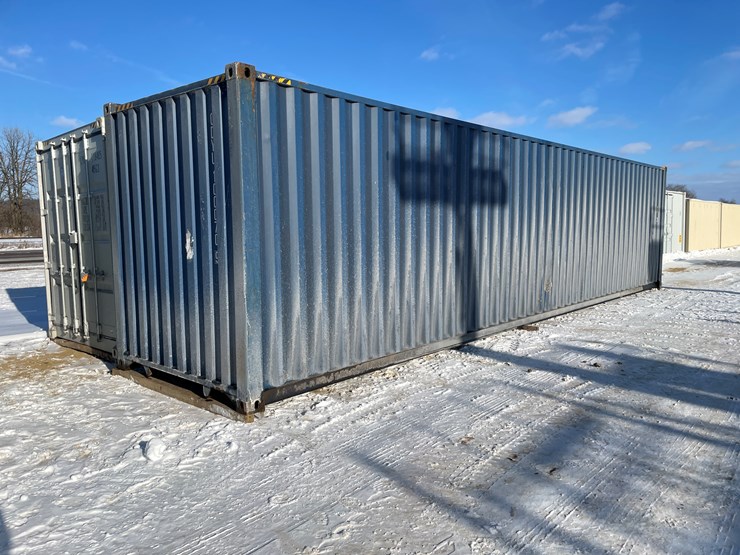 #104-•-40'-high-cube-shipping-container-image-3