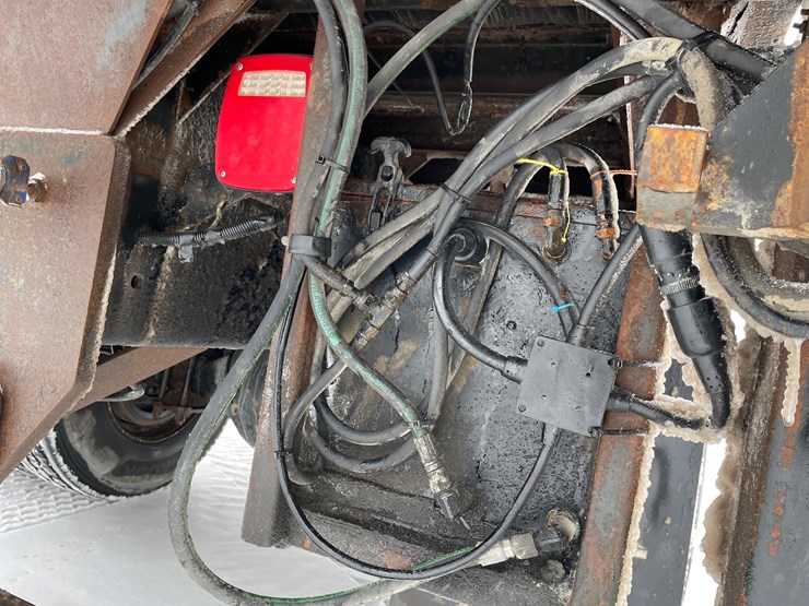 #400-•-2006-sterling-straight-truck-(has-wi-title)-image-40