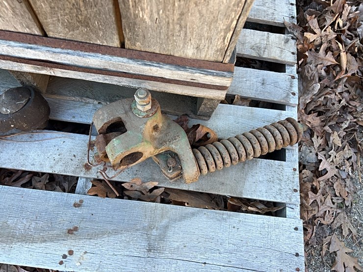 pallet-of-disk-parts;-located-at-7241-roxbury-rd,-charles-city,-va,-please-call-804.837.9940-or-804.651.4404-with-questions-image-3