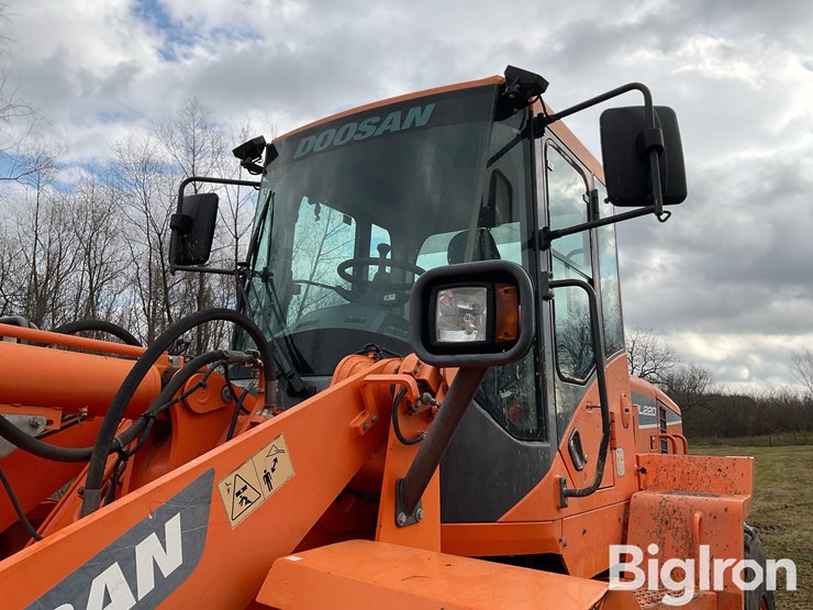 2016-doosan-dl220-5-image-15