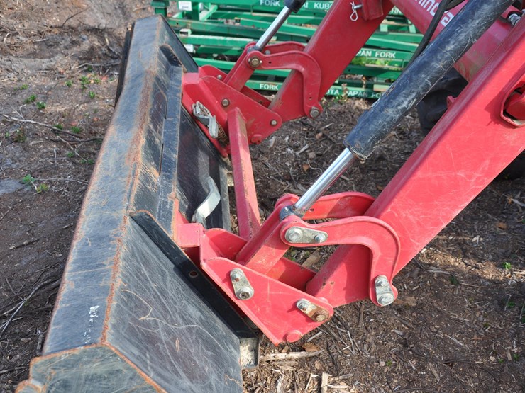 2019-mahindra-6065-image-10