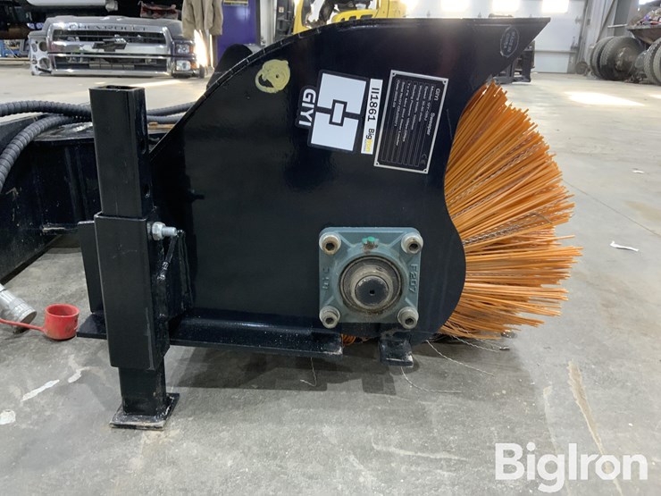 2025-giyi-gy-qsj-mini-skid-steer-loader-sweeper-image-16