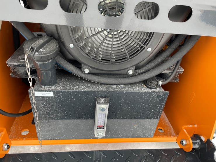 #308-•-new-land-hero-mini-skid-loader-image-23