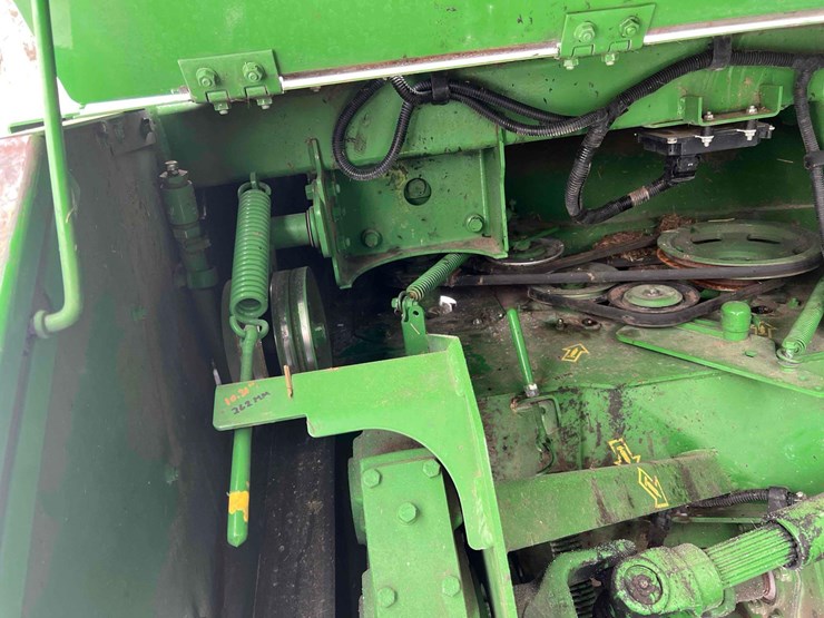 2024-john-deere-w235r-image-23