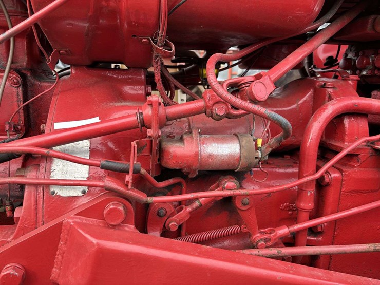 farmall-560-wide-front-image-30